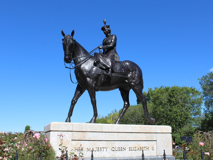 Monument Monday: Burmese | Wascana Centre